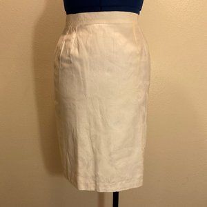 VINTAGE White Skirt with floral design - Size 12PT